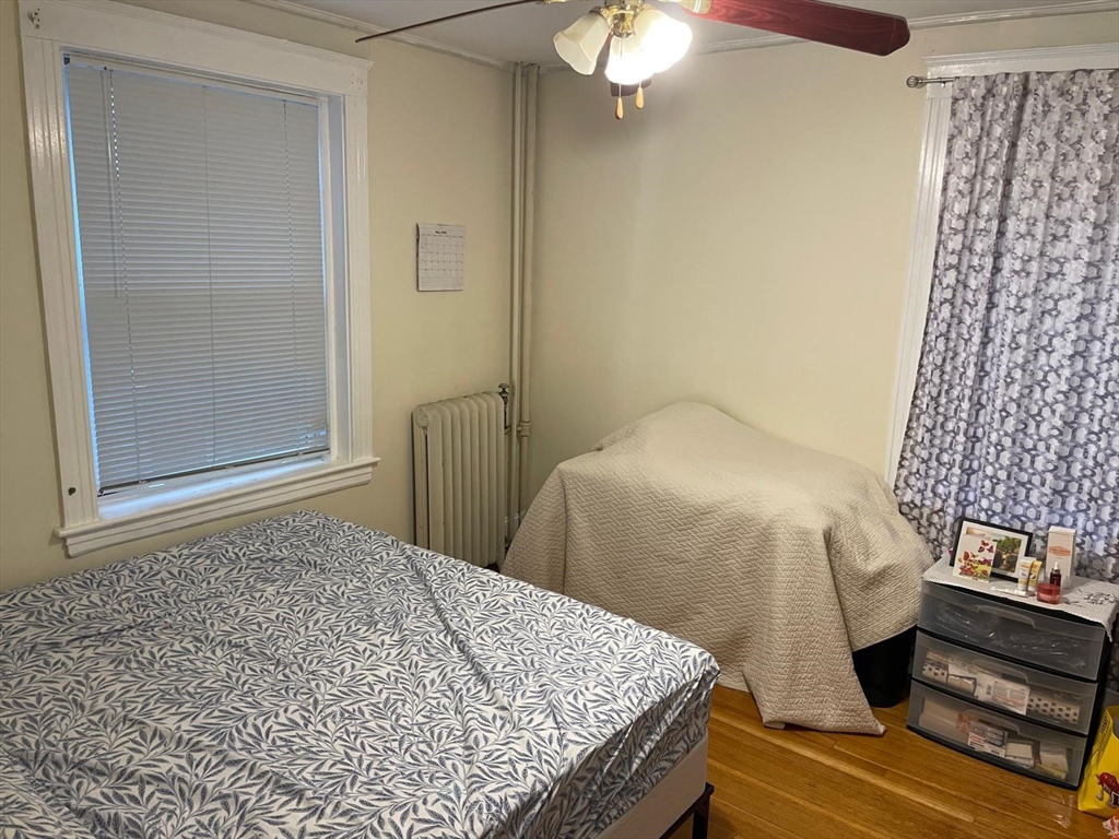 1607 Commonwealth Ave, Brighton