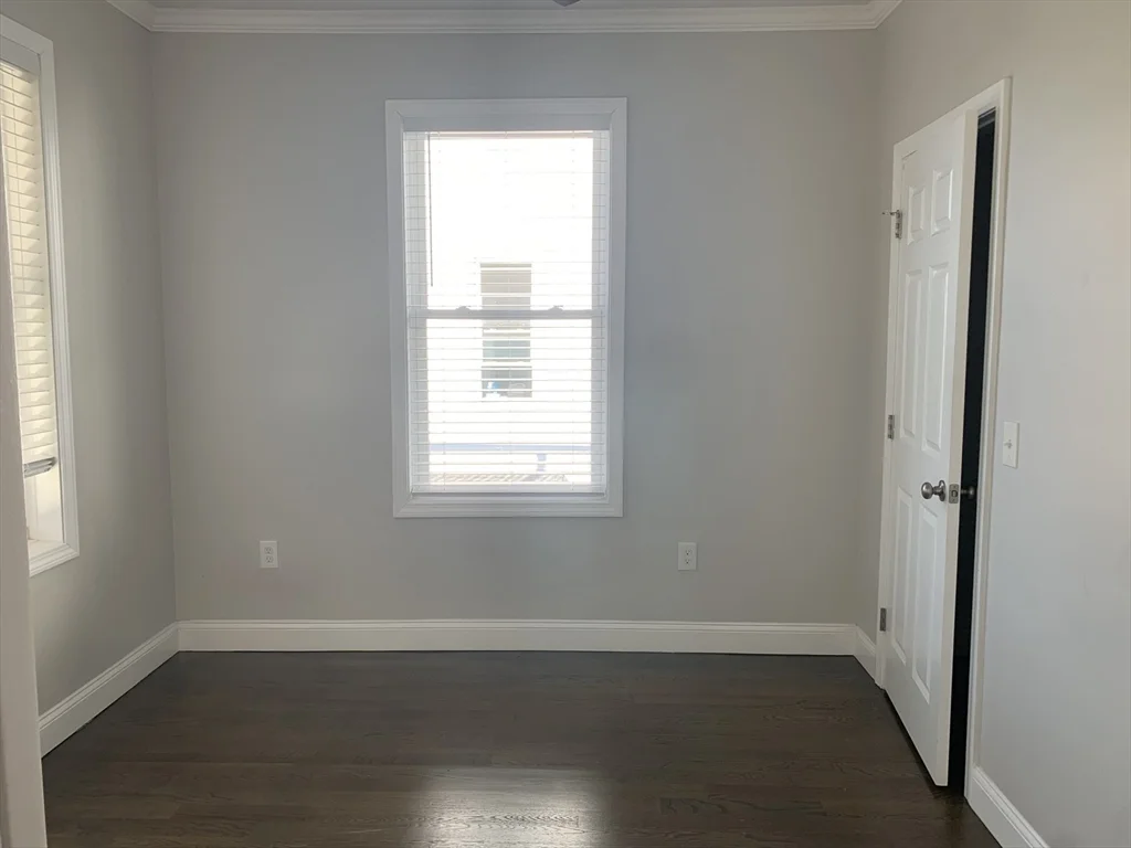 20 Meadow St, Fall River