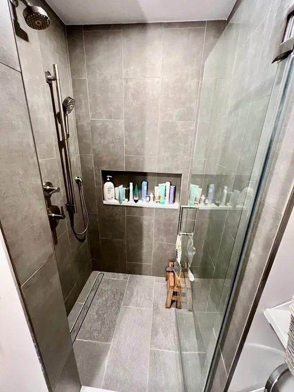 66 Telegraph St, South Boston