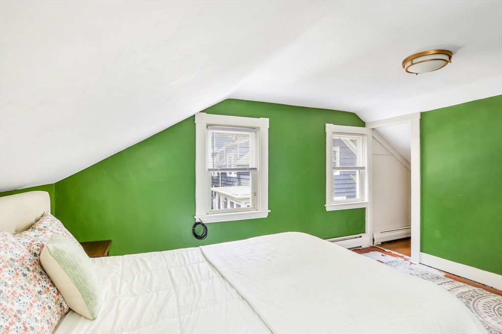 18 Washington Ave, New Bedford