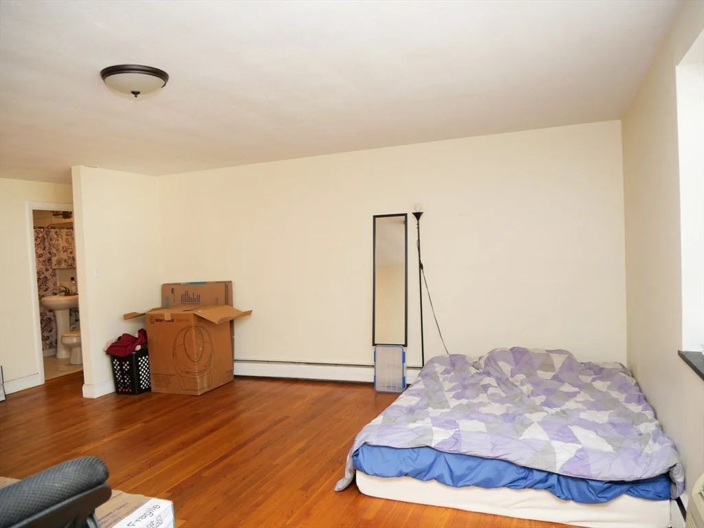 217 Kent St, Longwood