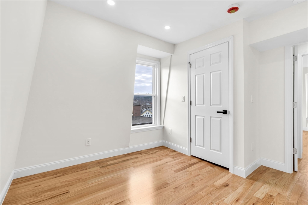 23 Pleasant St, Fitchburg