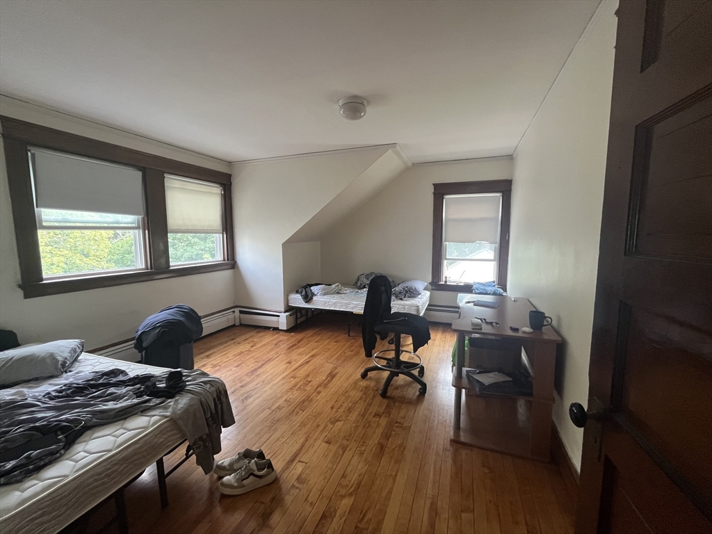 84 Walker St, Newton