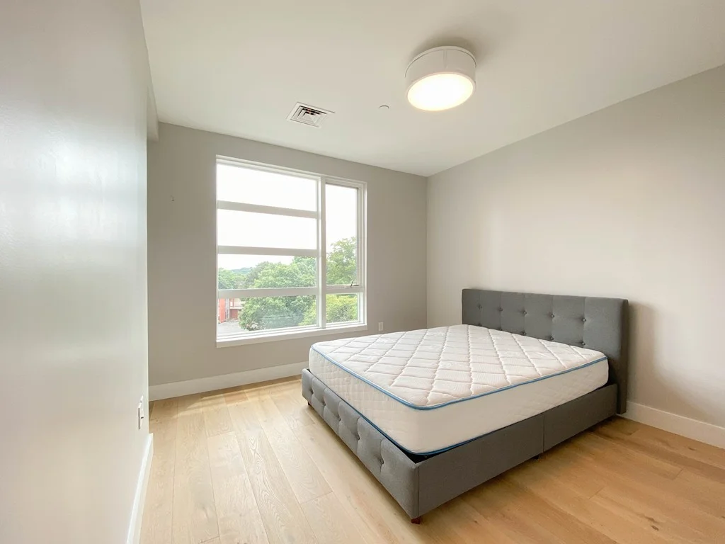1650 Commonwealth Ave, Brighton