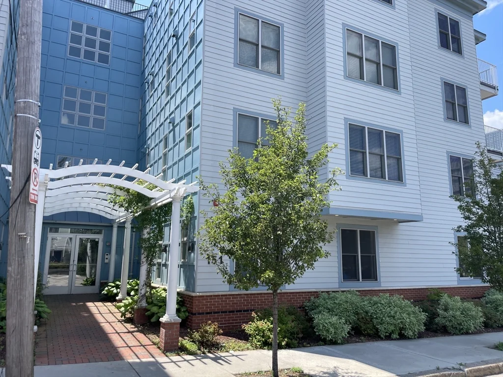 151 Hancock St, North Quincy