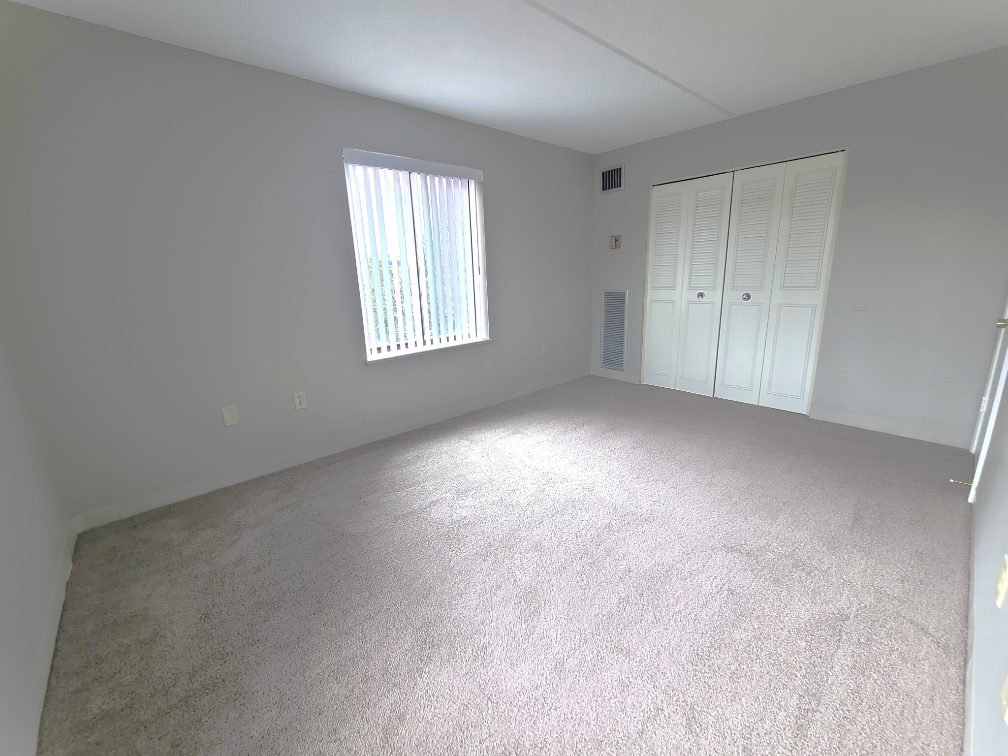 65 North Point Dr, Dorchester