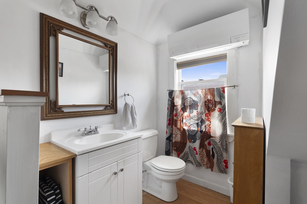 15 Herbert Rd, Quincy