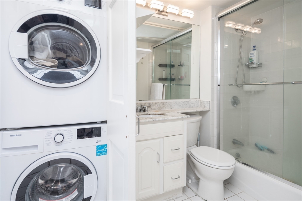 221 W Newton, South End