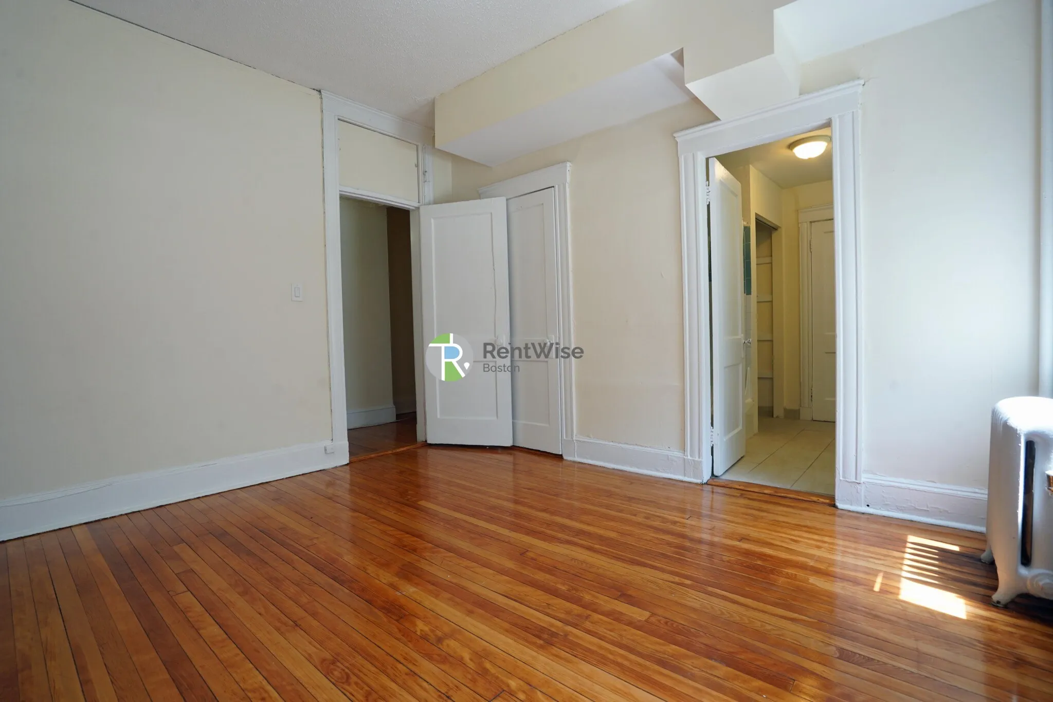 24 Hamilton Rd, North Brookline