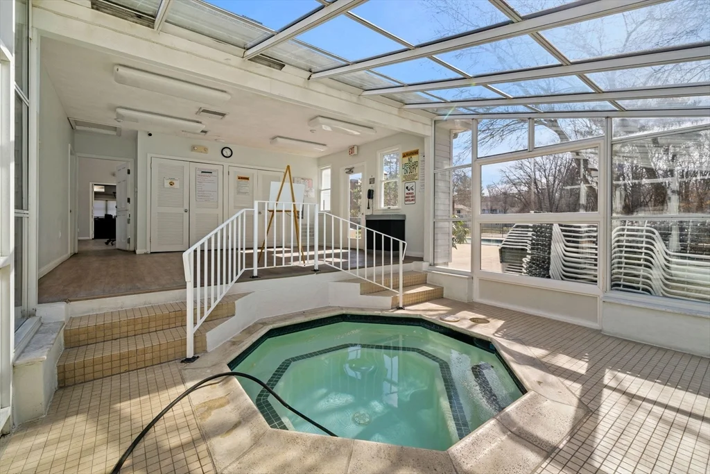 5 Thoreau Ct, Natick