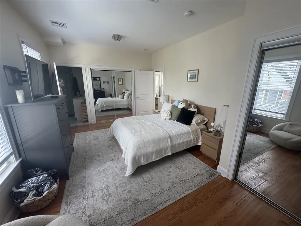 238 Saratoga St, East Boston