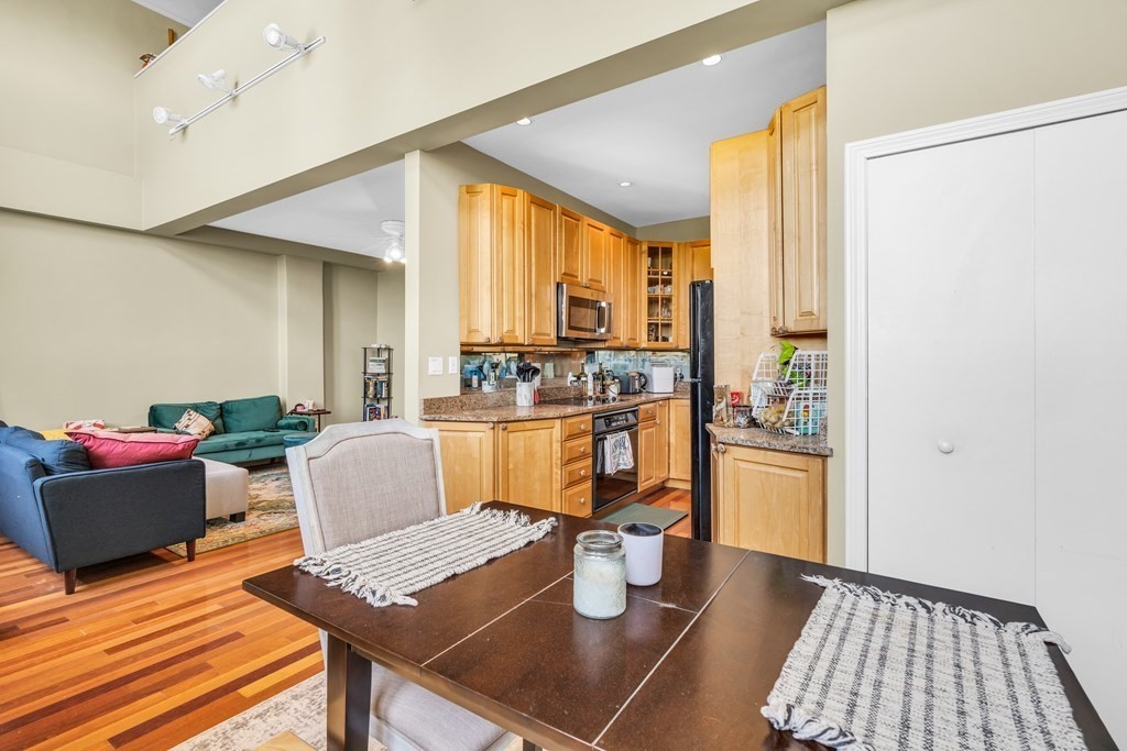 350 W 4th, South Boston