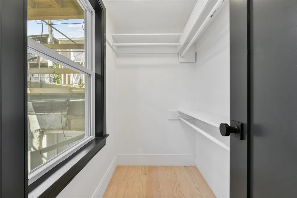 6 Brooks St, East Boston