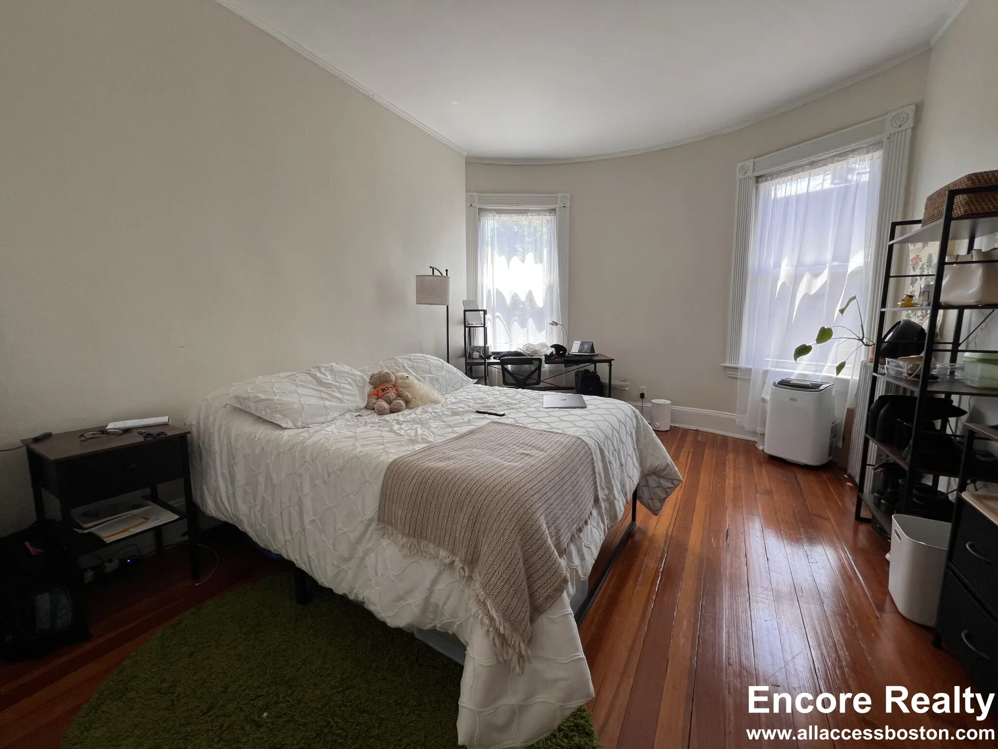 1589 Beacon St, Brookline