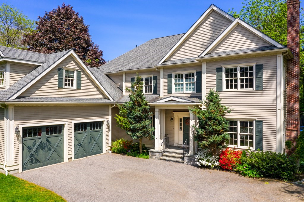 6 bed, 4+ bath apartment for rent at 750 Hammond St Unit 0, Chestnut Hill — photo 1 of 20
