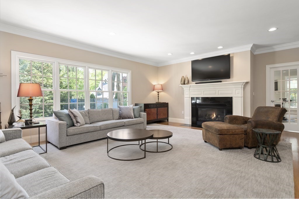 6 bed, 4+ bath apartment for rent at 750 Hammond St Unit 0, Chestnut Hill — photo 6 of 20