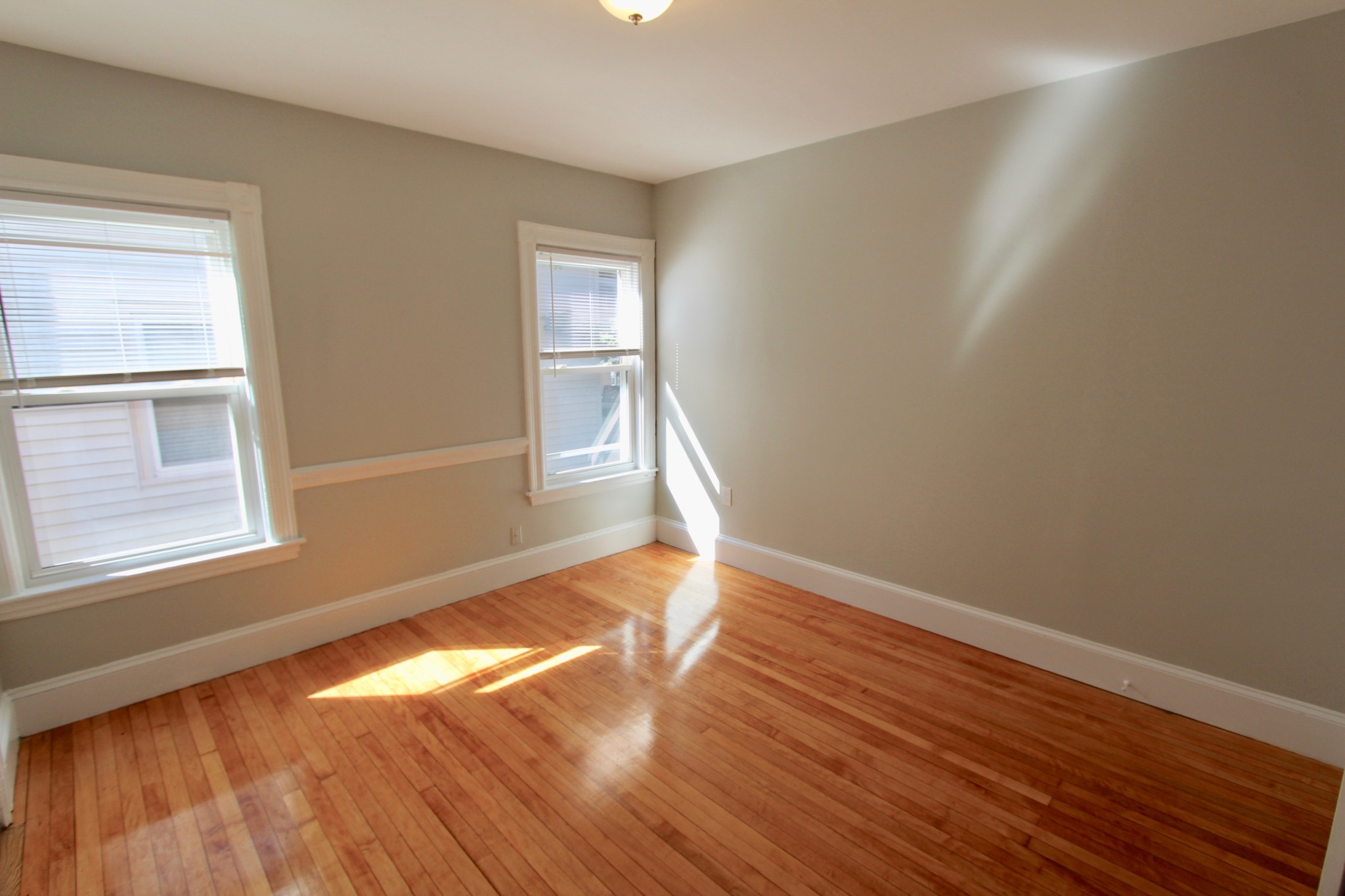 4 bed, 2 bath apartment for rent at 34 Russell St Unit A, Malden — photo 3 of 9