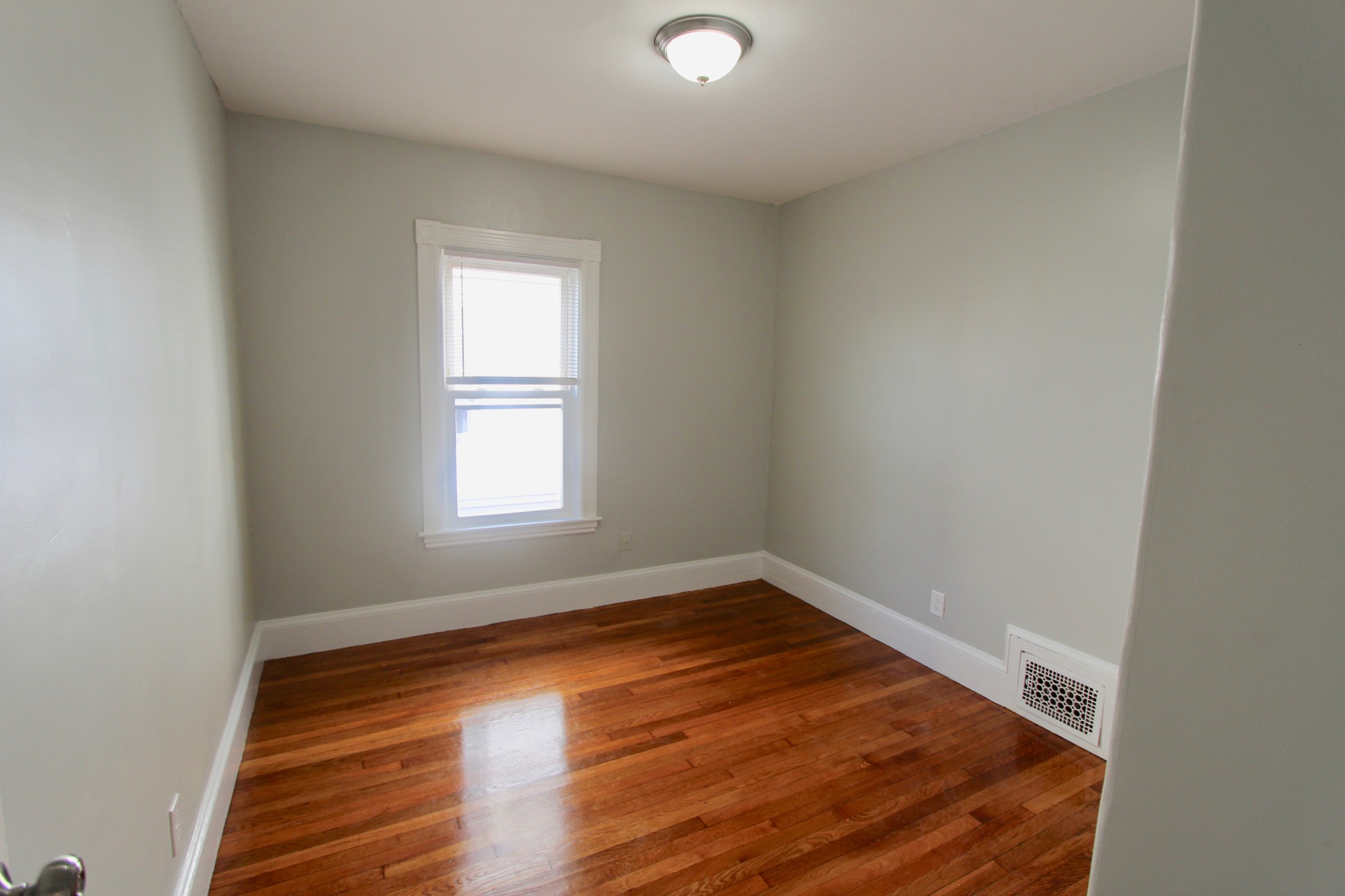 4 bed, 2 bath apartment for rent at 34 Russell St Unit A, Malden — photo 4 of 9
