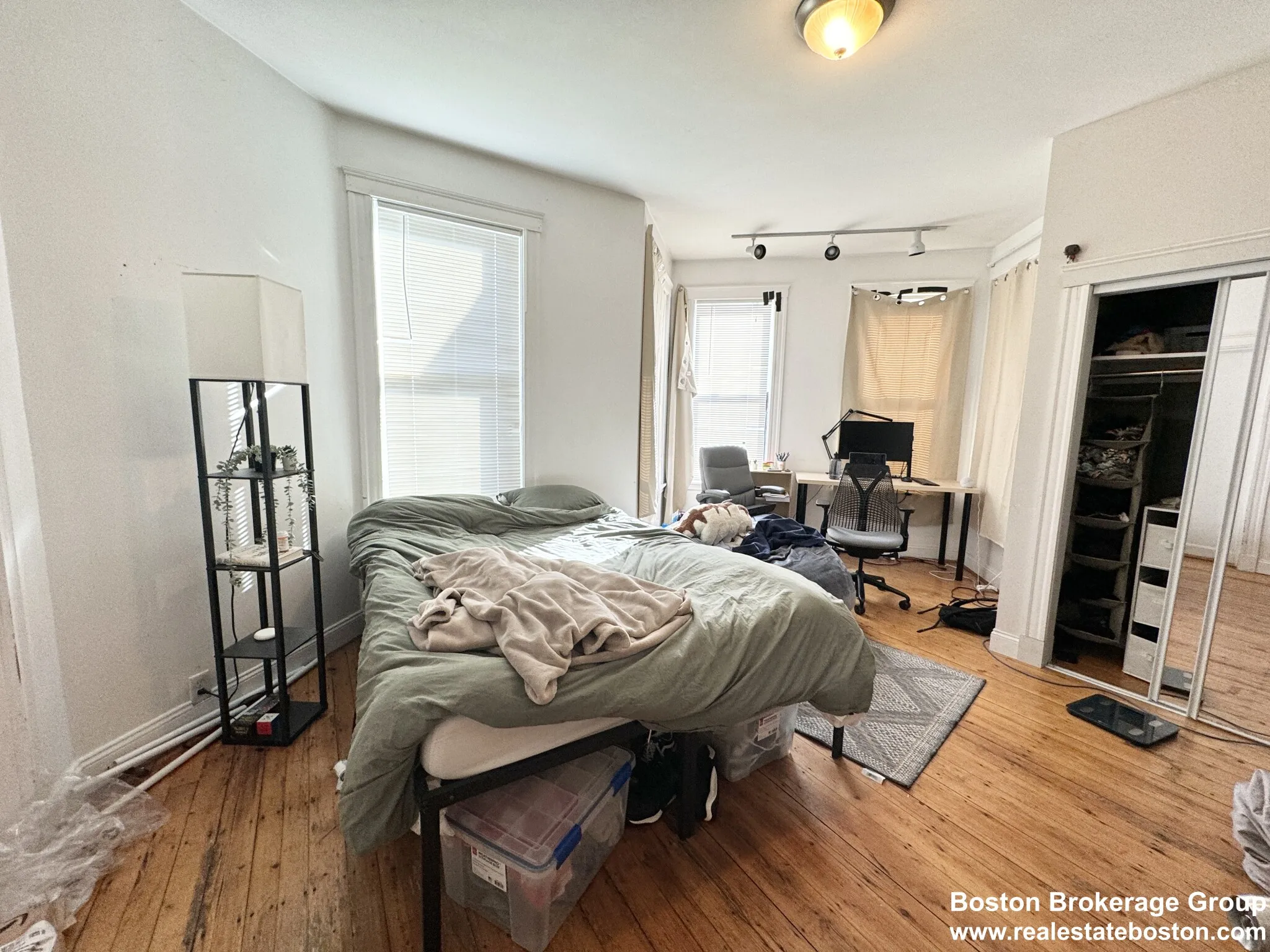 37 Hillside St, Mission Hill