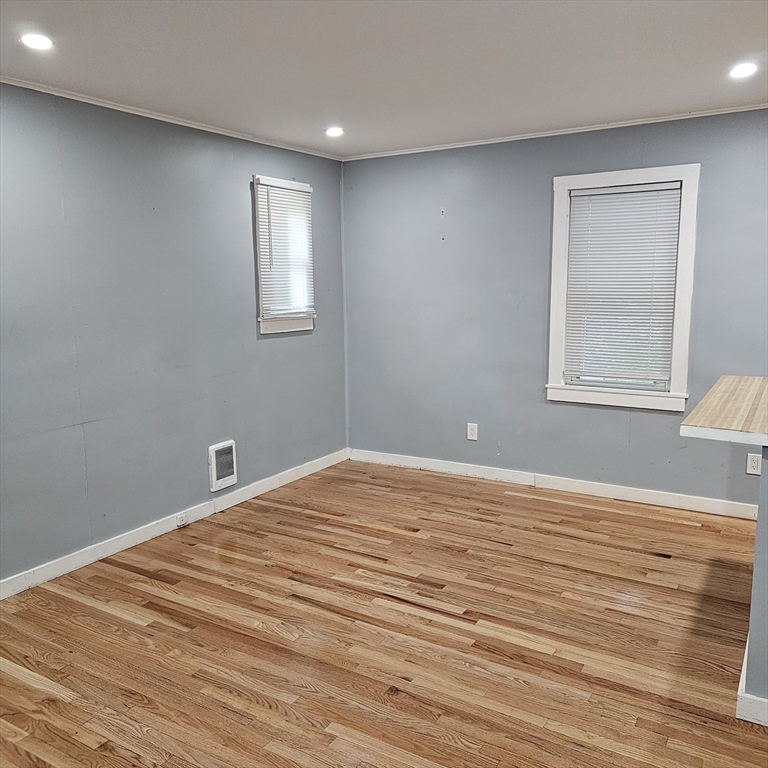 106 Walnut St, Clinton