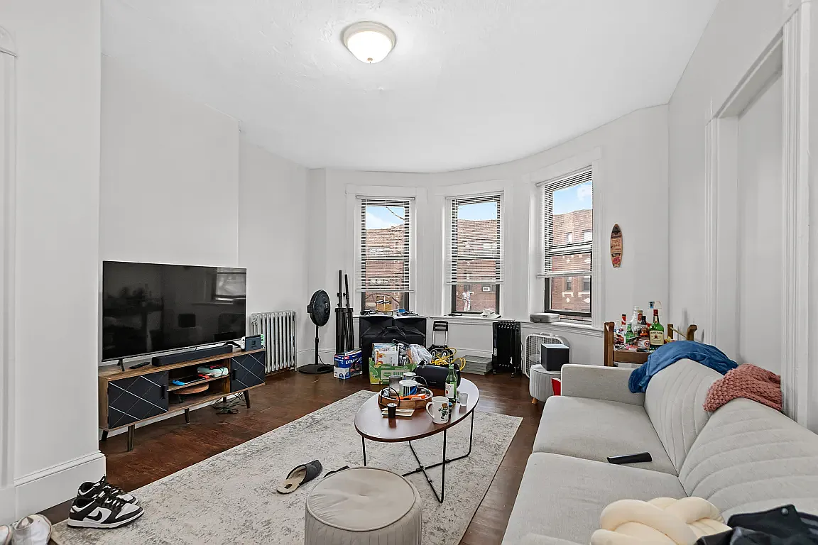 868 Huntington Ave, Coolidge Corner