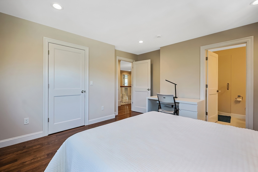 7 Marshall Rd, Wellesley