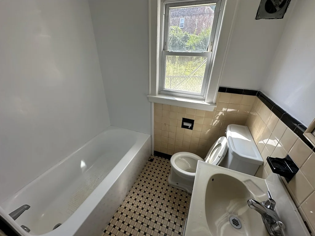 25 Kirkwood Rd, Brighton