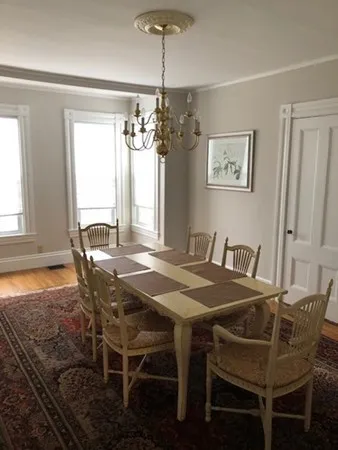 2 Elm, Wellesley