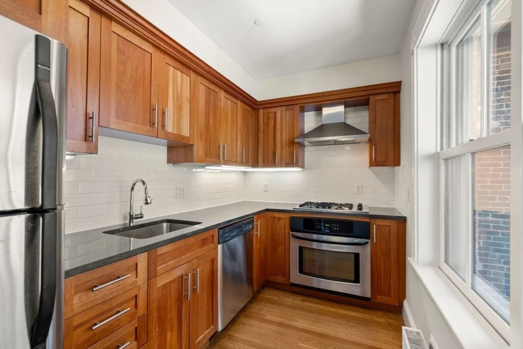 39 Clarendon St, South End