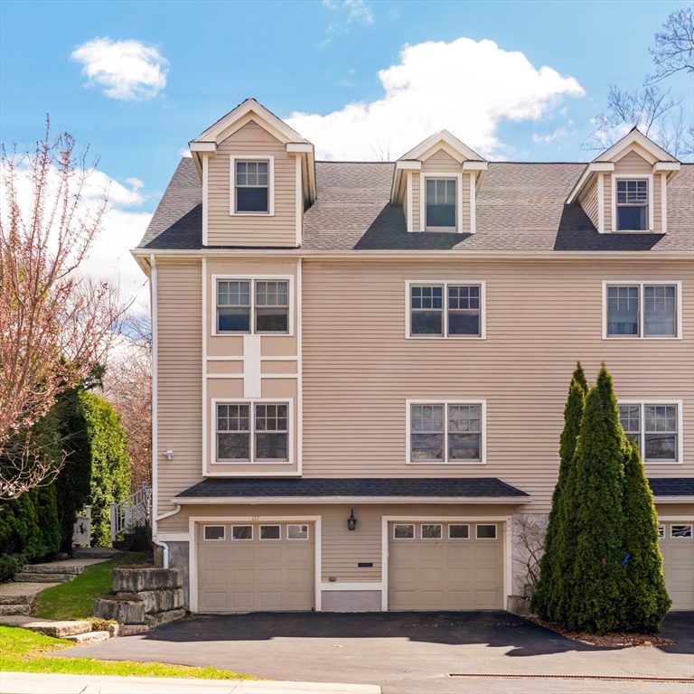 117-1 Florence St, Chestnut Hill