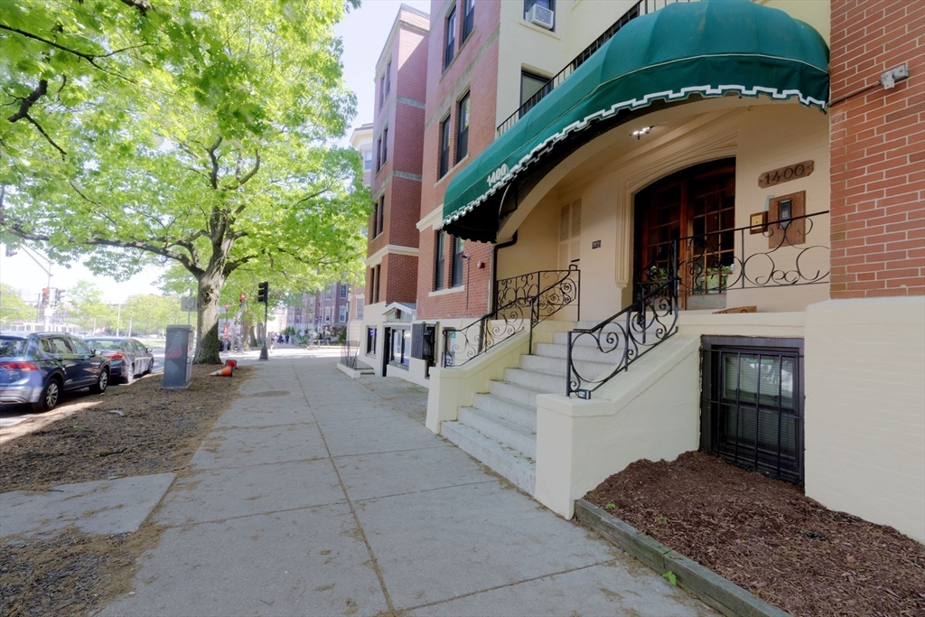 1400 Commonwealth Ave, Allston