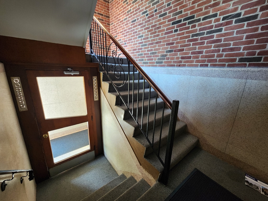 573 Washington St, Brookline