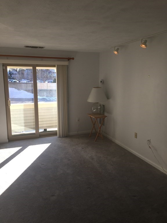 1216 Vfw Pkwy, West Roxbury