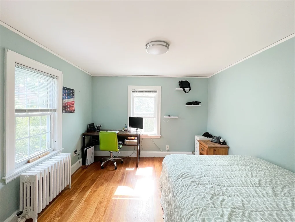 31 Grassmere Rd, Chestnut Hill