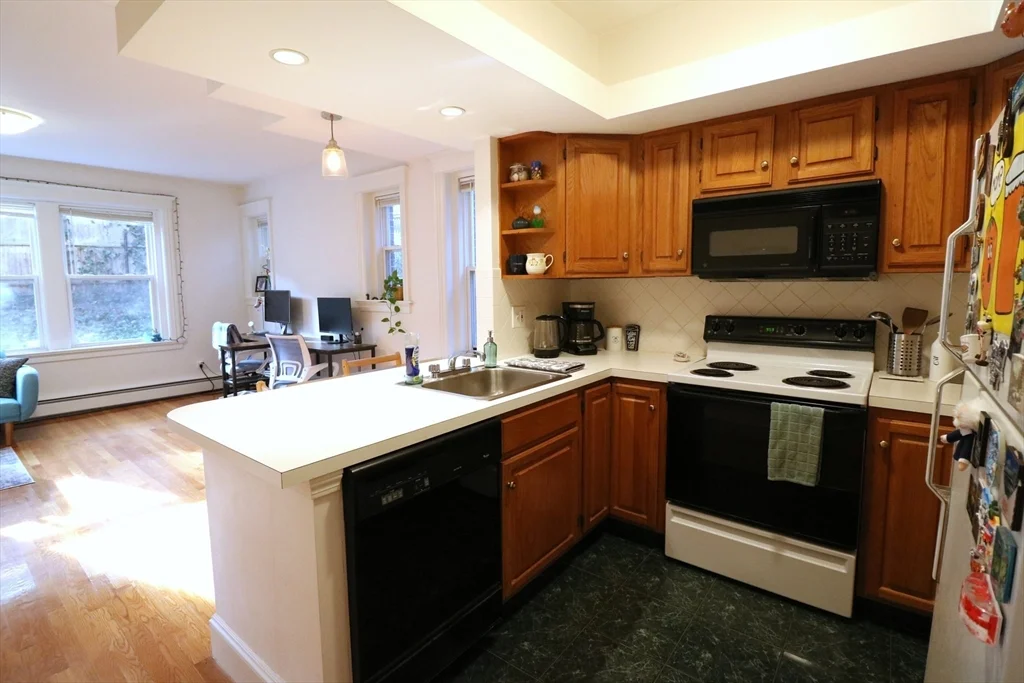 30 Upland Rd, Neighborhood Nine