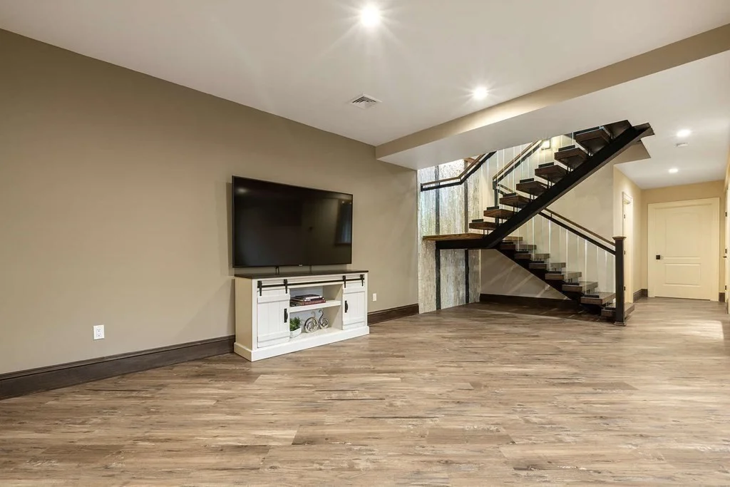 24 Elm, Dedham