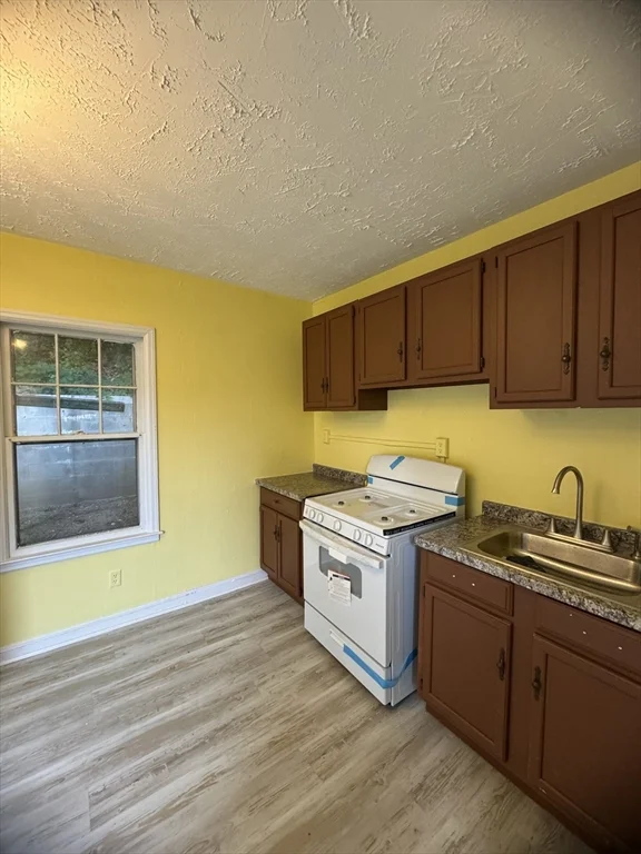 20 Temple St, Fitchburg