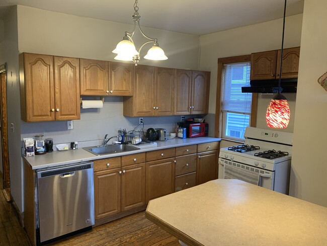 346 Faneuil St, Oak Square