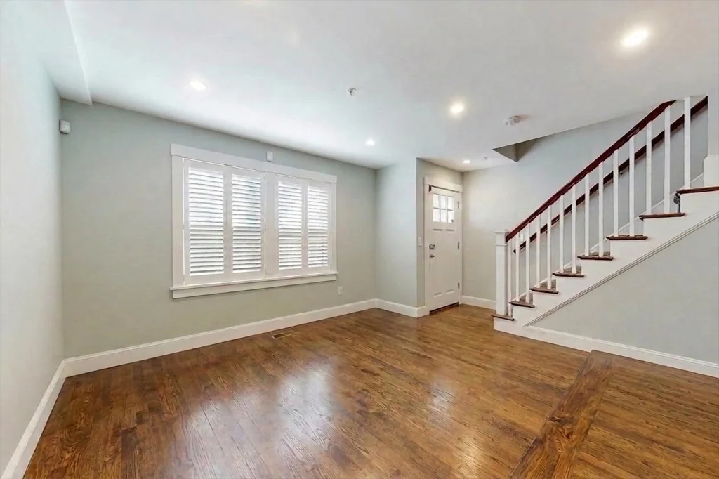 5 Atwood Sq, Jamaica Plain