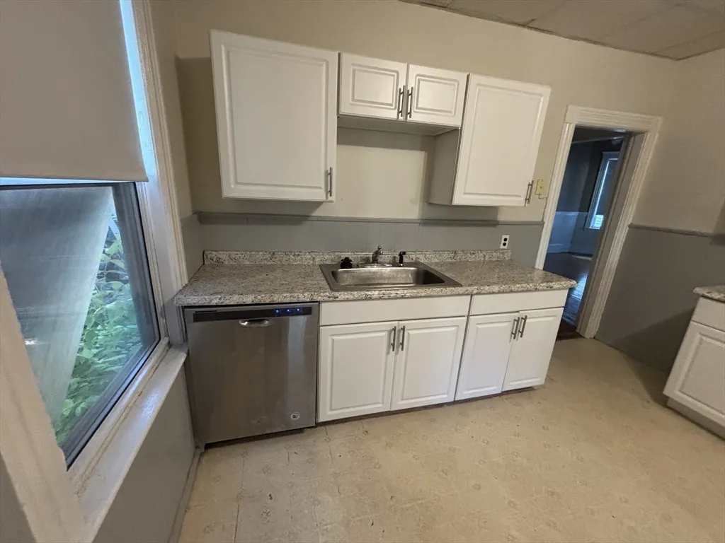 8 Usher Rd, West Medford