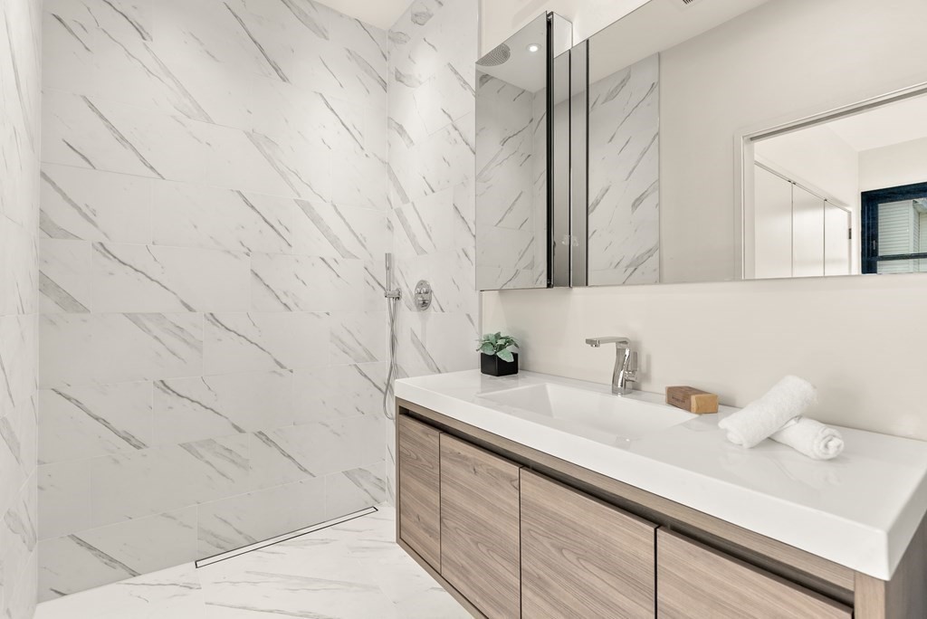 211 Condor St, East Boston