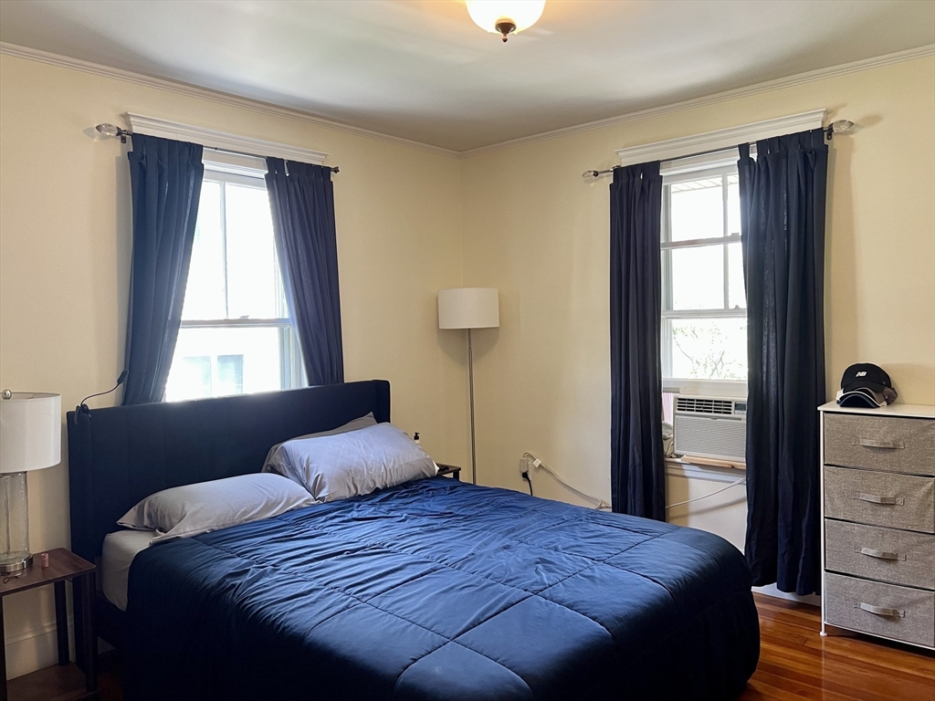 52 Mount Vernon St, Arlington Heights