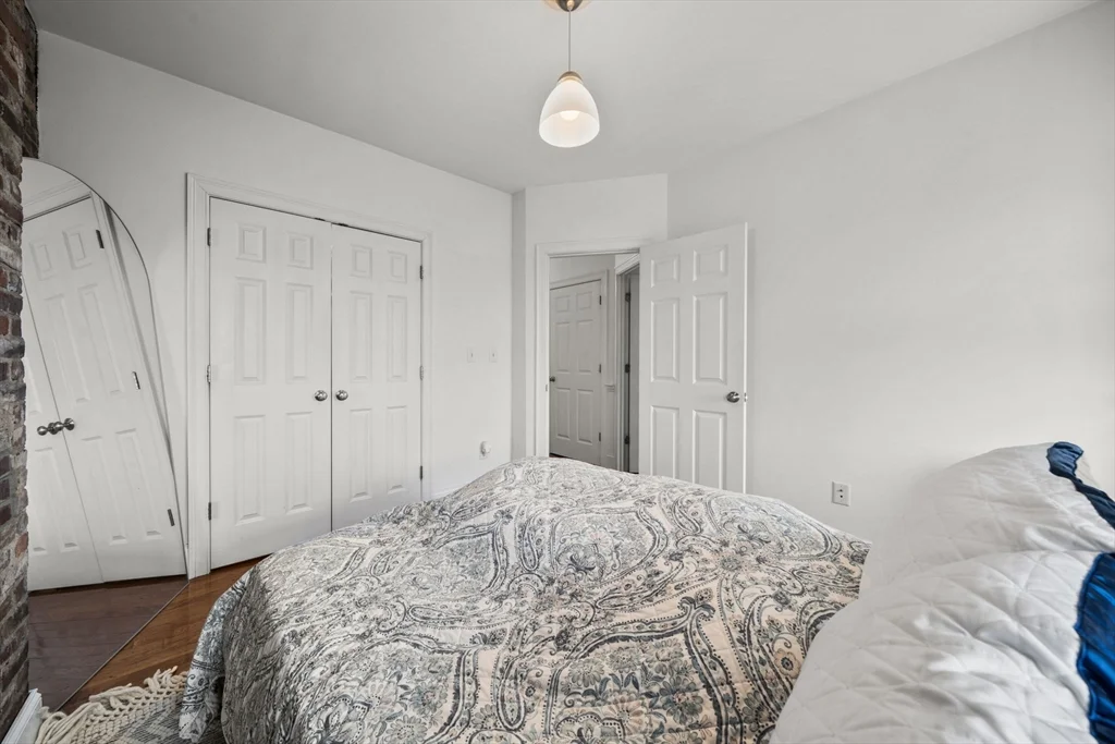 293 W Second St, South Boston