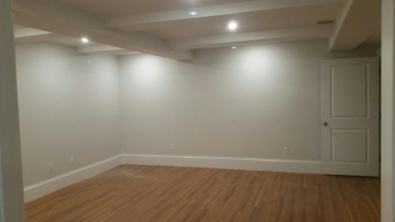 2044 Beacon St, Waban