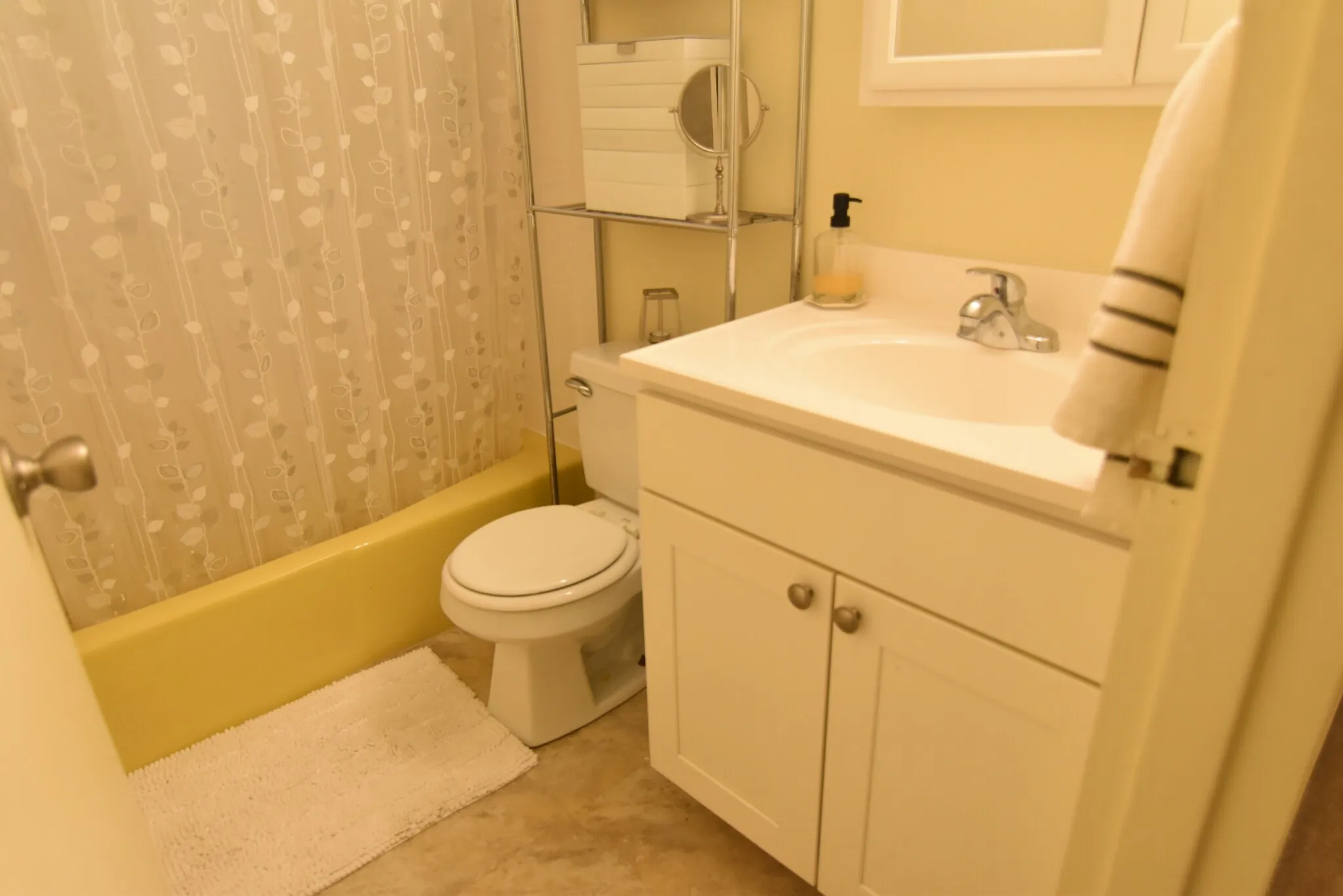 5 Royce Rd, Allston