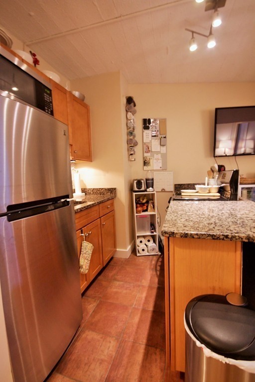 12 Stoneholm, Back Bay