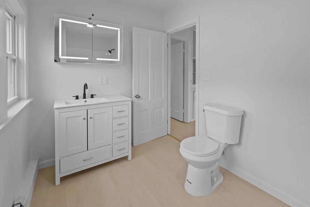 6 Coffin Avenue Ct, New Bedford