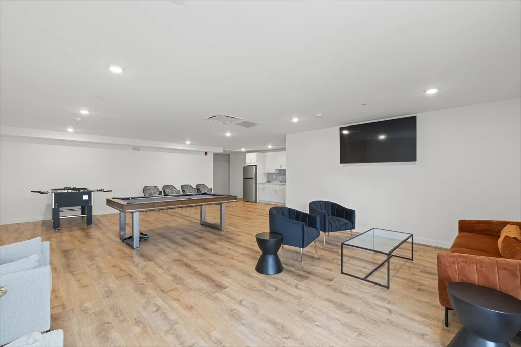 267 Old Colony Ave, South Boston