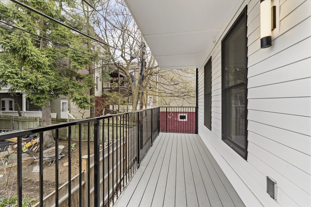 8 Mercer St, South Boston