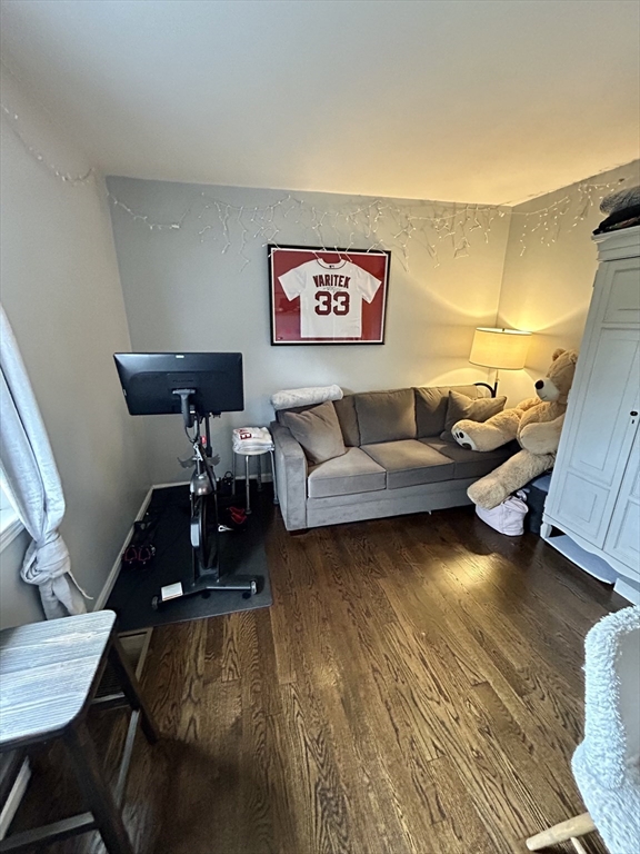 1603 Windsor Dr, Framingham